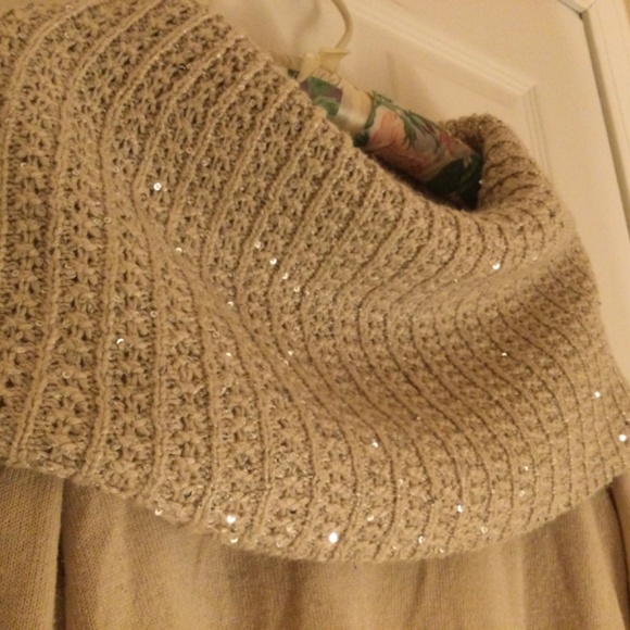 New York & Company women’s sz M sweater w/ cowl neck and some subtle sequins - Picture 3 of 8